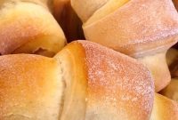 Lion House Dinner Rolls Recipe: Soft, Fluffy, Buttery