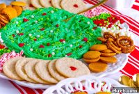 Grinch Frosting Board Ideas for Holiday Cookie Decorating