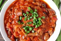 Paleo Pizza Soup Recipe: Savory Tomato and Herb Bowl