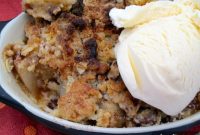 Classic Pear Crisp Recipe with Cinnamon Oat Topping