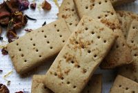 Shortbread Cookies with Edible Flowers