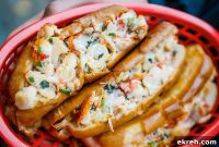 Classic New England Lobster Roll Recipe