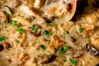 One-Pan Creamy Chicken and Mushroom Casserole