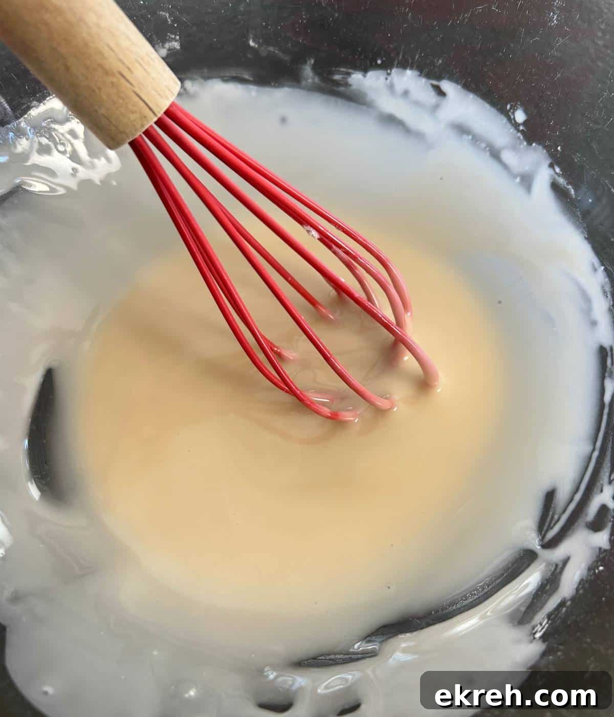 Glaze for pastries in bowl.