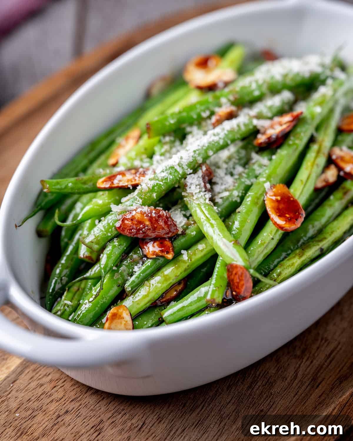 Balsamic Green Beans with Slivered Almonds