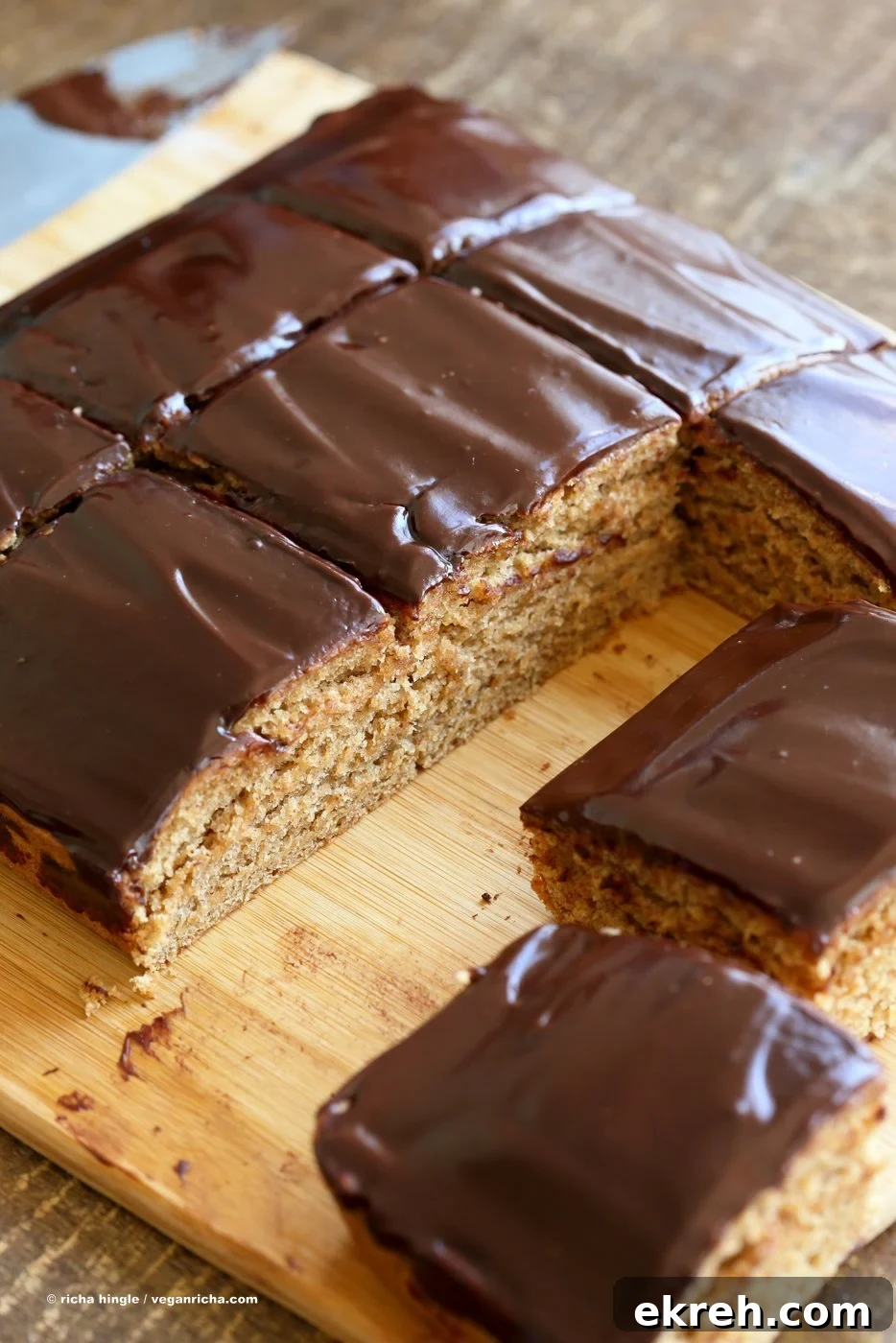 easy vegan Peanut Butter Cake with Chocolate Peanut Butter Glaze 