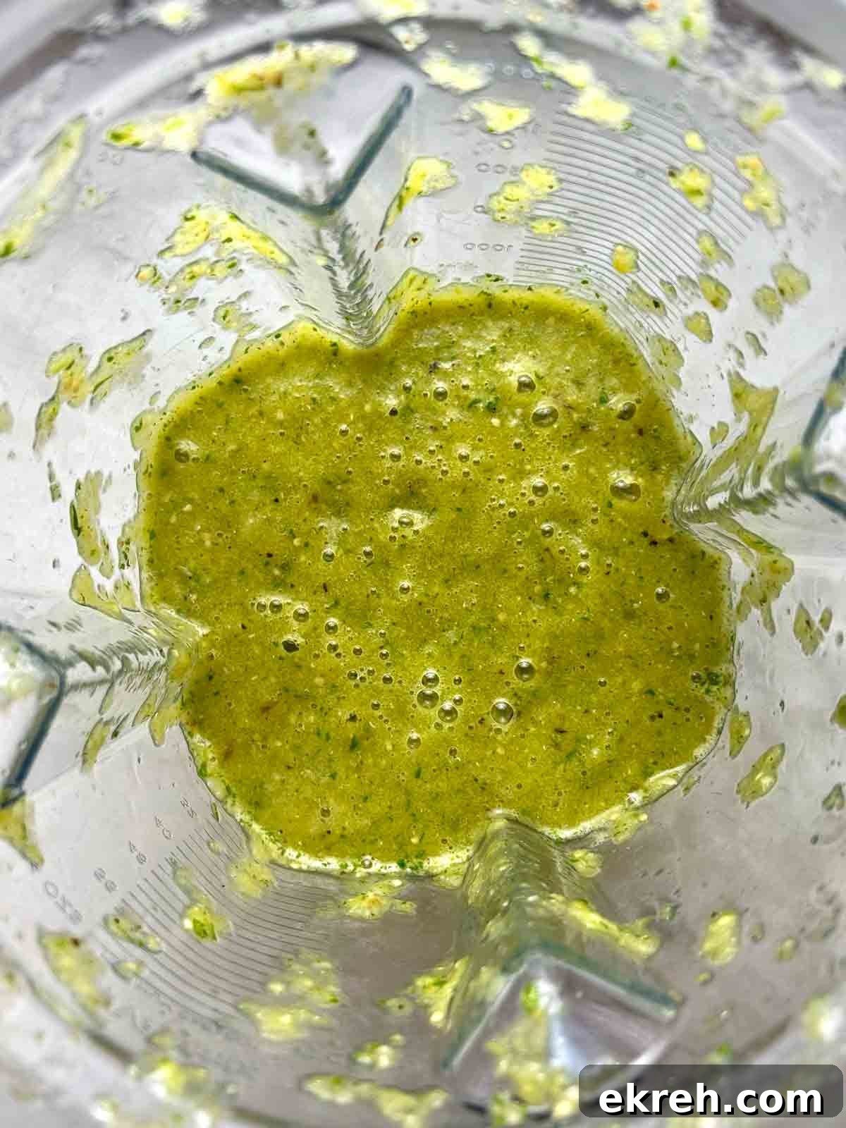 salsa verde blended in blender.