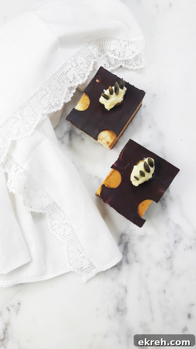 Pumpkin cheesecake bars - make these for Halloween.