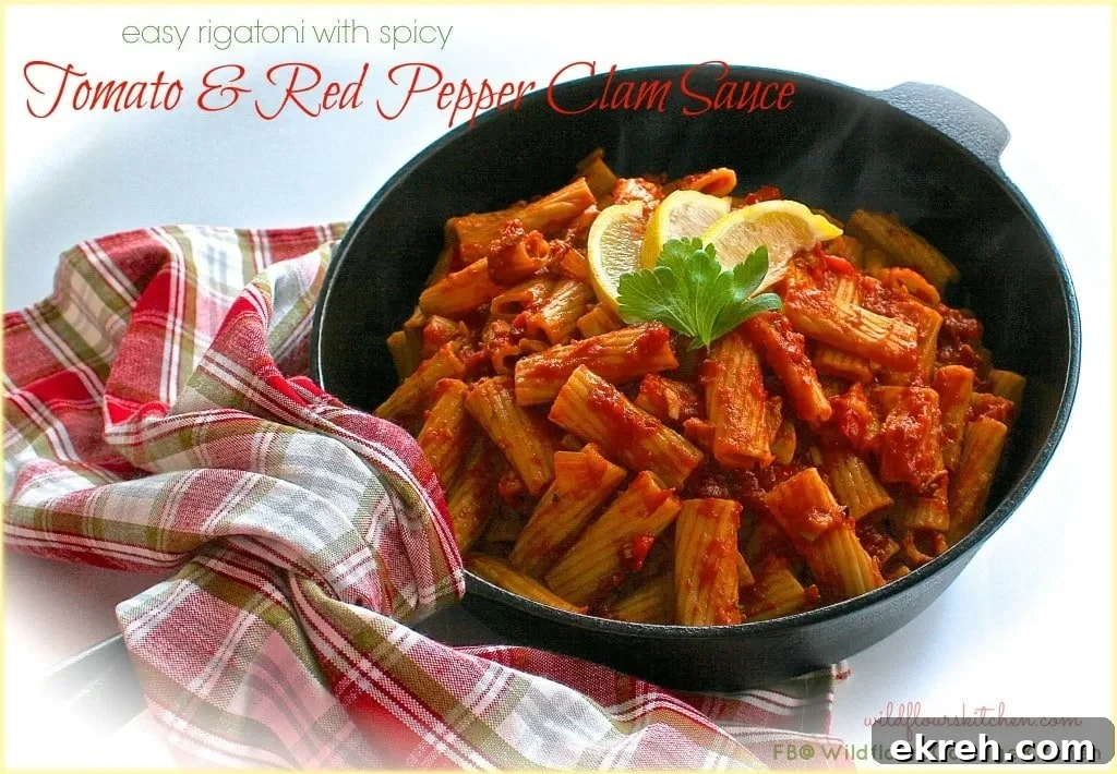 Rigatoni with Spicy Tomato and Red Pepper Clam Sauce 2 rigatoni & tom:clam sauce