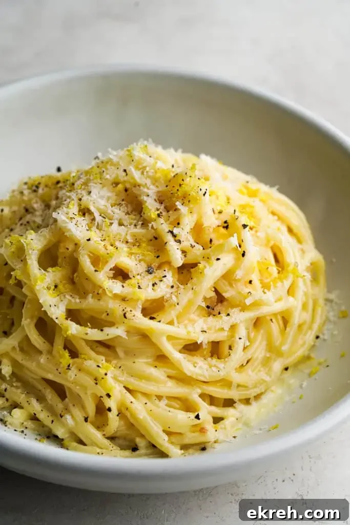 pasta al limone closeup