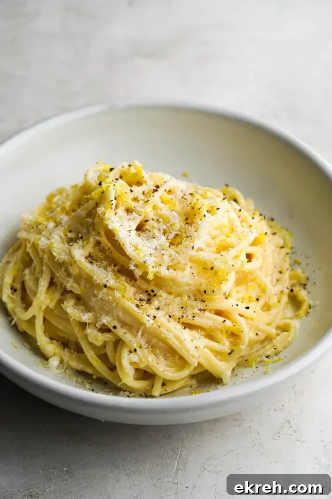 pasta al limone closeup 2