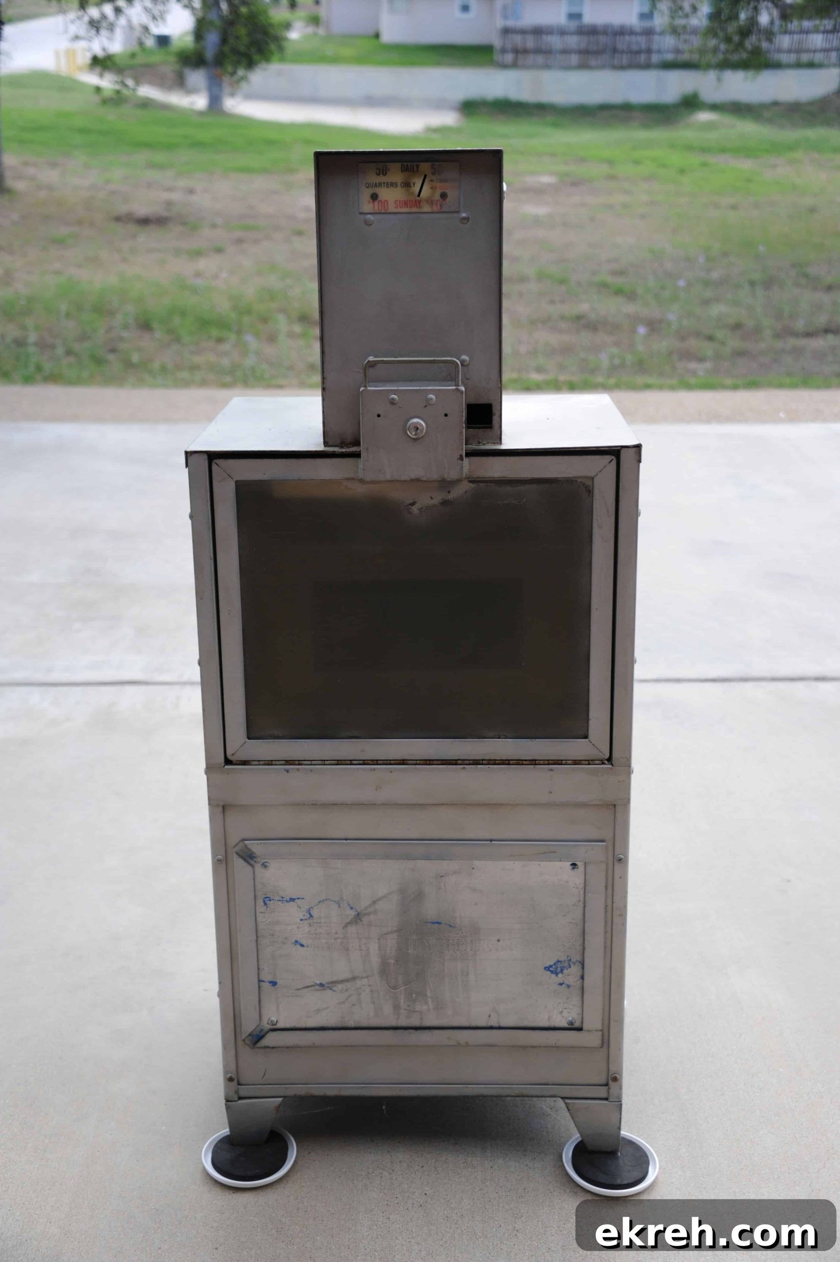 Upcycled Newspaper Bin from Zestuous