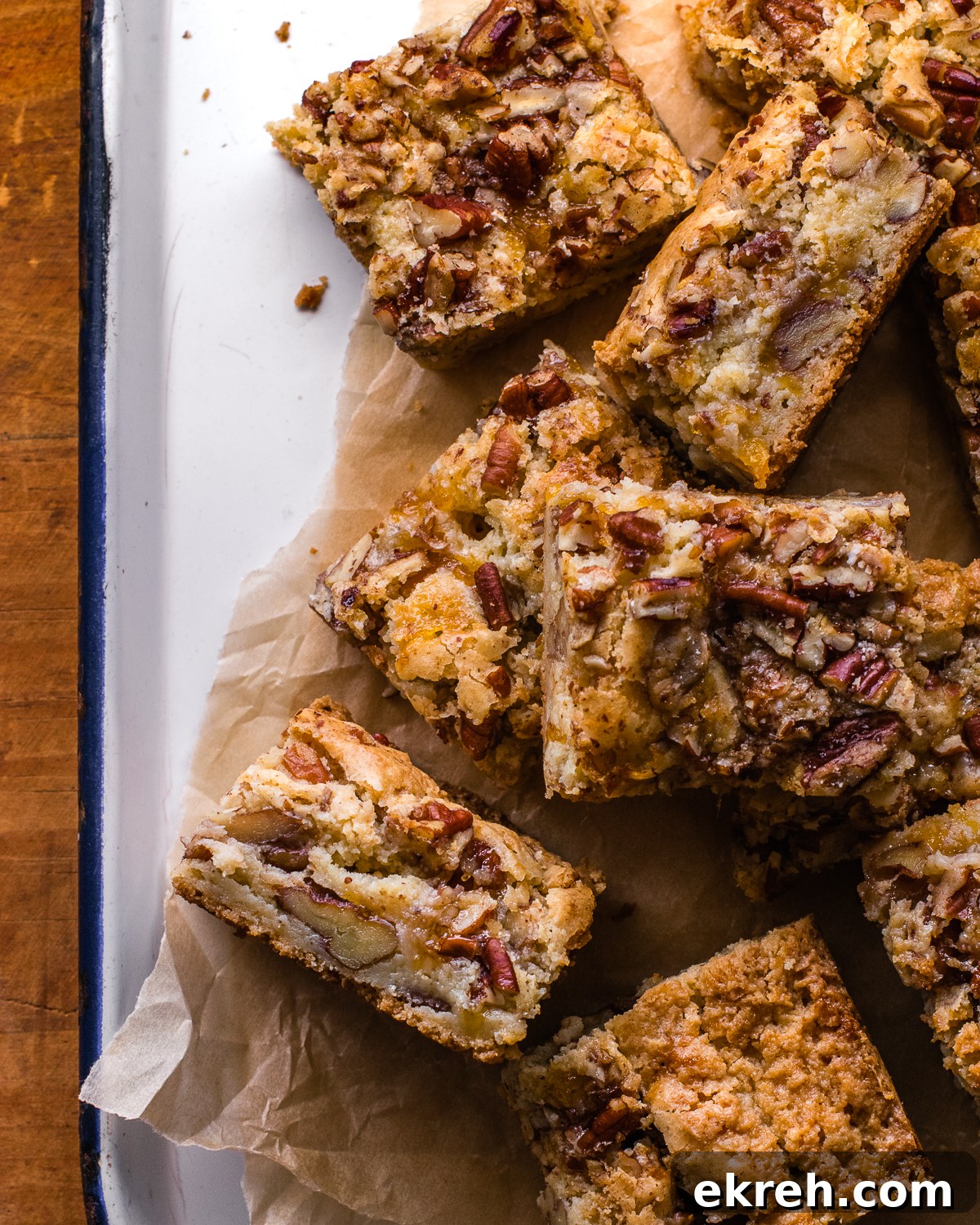 Peach pecan blondies