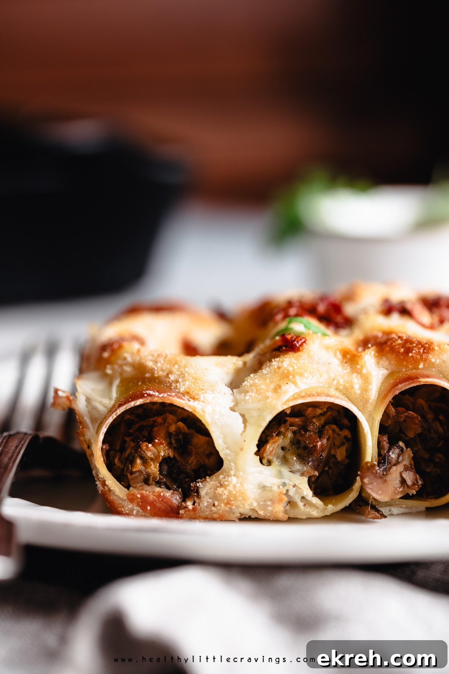 Mushroom and Saffron Cannelloni Recipe (Vegetarian) 6 Macro photo of stuffed cannelloni filling